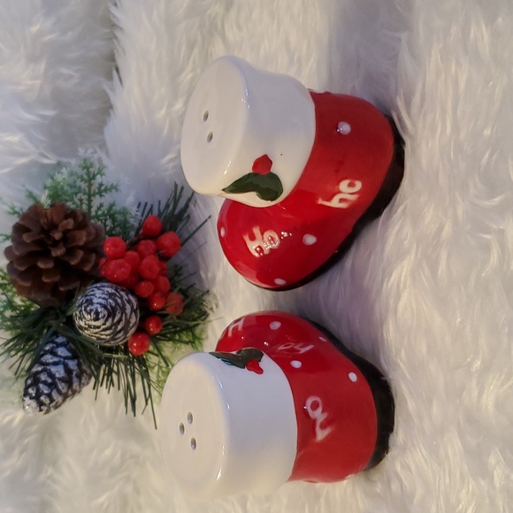 Santa Salt & Pepper Ho Ho Ho Shaker Boots - Picture 4 of 6